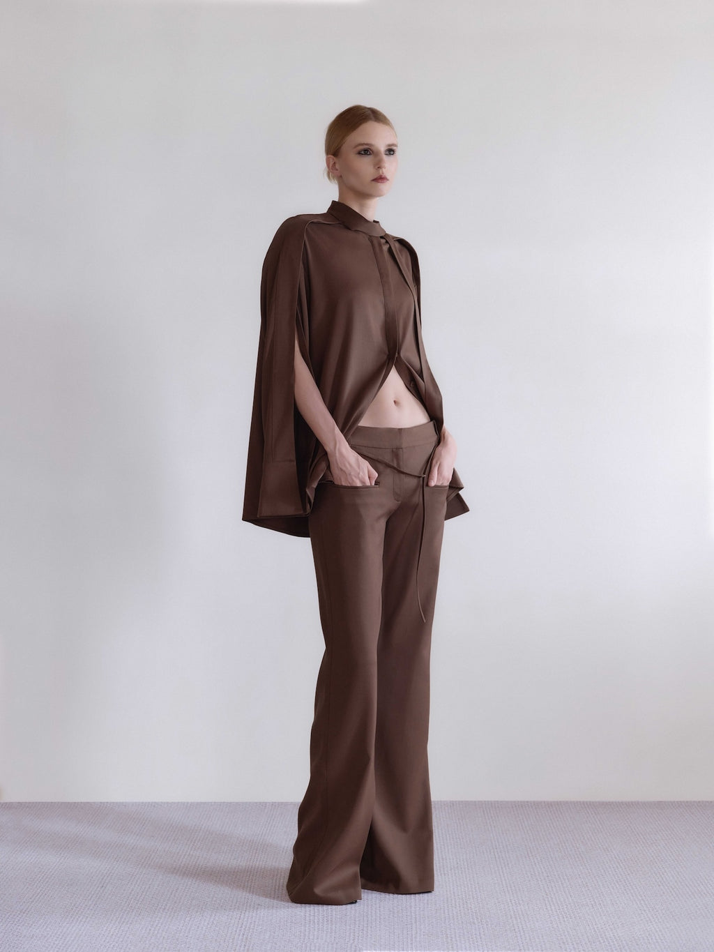 Väme Kline Brown Open Sleeve Shirt – oversized suiting-fabric shirt with ribbon collar.